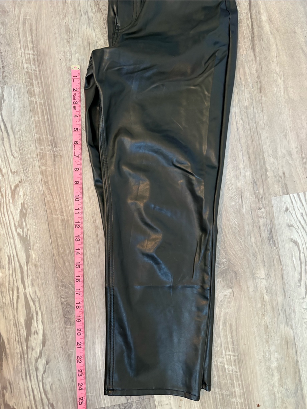 Abercrombie & Fitch High Rise 90s Relaxed Vegan Leather Pants Size 6/28 EUC - Picture 9 of 9
